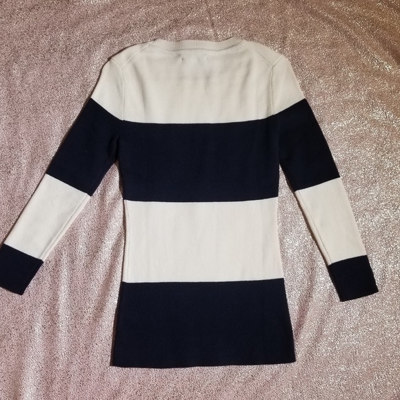 BRAND NEW WITH TAGS TOMMY HILFIGER SWEATER - Picture 2 of 3